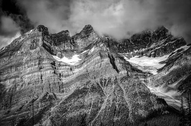 Banff Mountain Lodges for Alpine Holidays