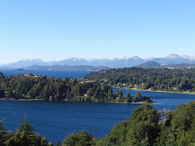 Bariloche Lake Lodges for Scenic Holidays
