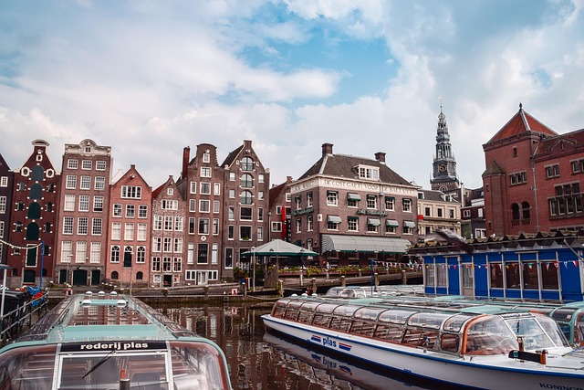 Amsterdam Homestays for Canal Walks