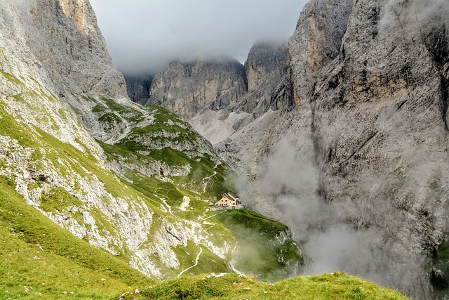 Dolomites Lodges for Alpine Trails