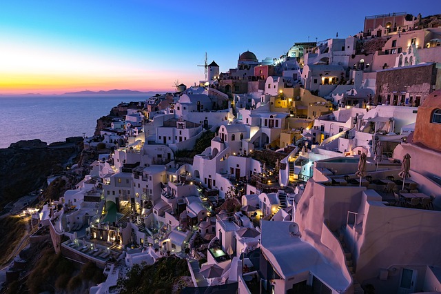 Santorini Villas for Sunset Views